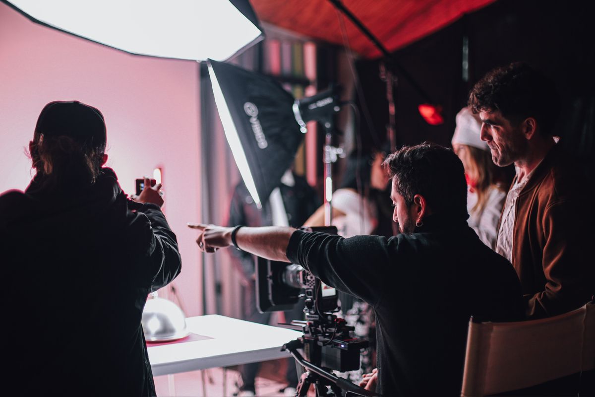 Fotografía profesional BROU - sesión con iluminación de estudio